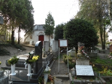 János vitéz sírja a ráckevei temetőben