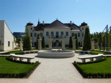 hajósi érseki kastély